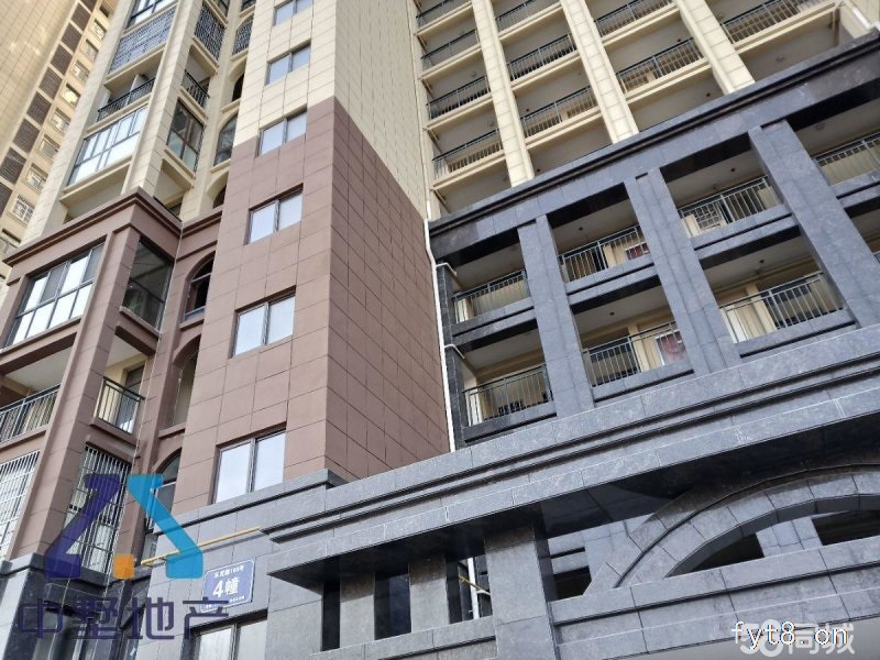 东一小学,大润发,新市医院,高档小区户型采光好,急用钱诚心出